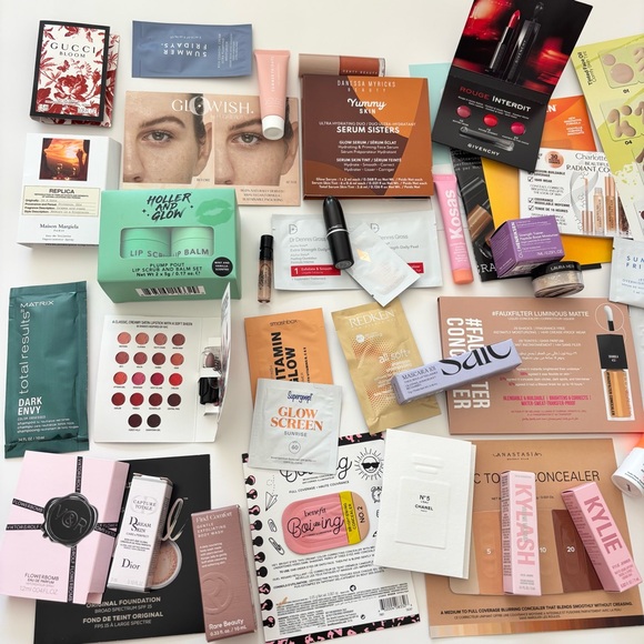 Sephora Other - 45+ sample pack with makeup bag